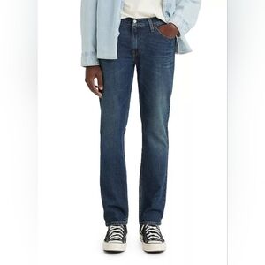 🏈NWT LEVIS SLIM